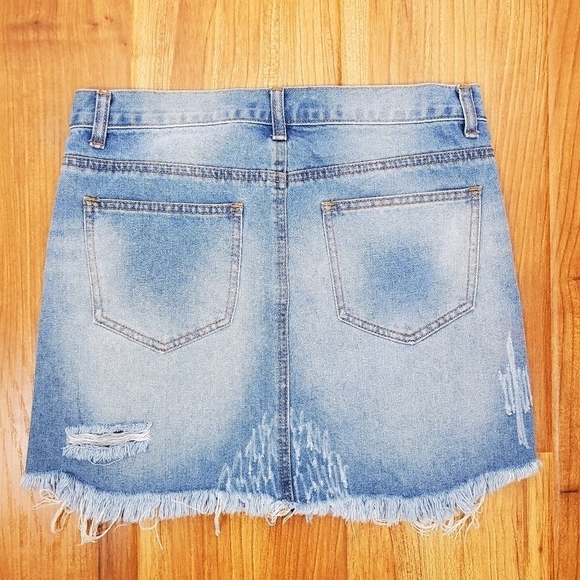 FOREVER 21 DISTRESSED DENIM SKIRT - Picture 4 of 8